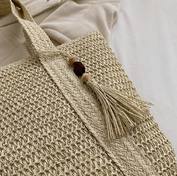 Women's Paper-Straw Shoulder Tote with Tassel Accent