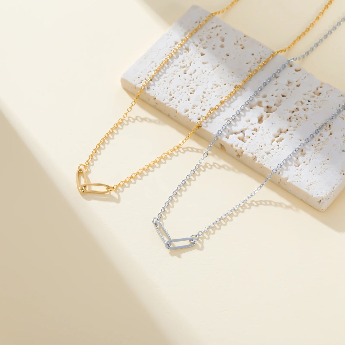Elevate Your Style with the Paperclip Link Chain Necklace – Trendy Stainless Steel Choker for Women