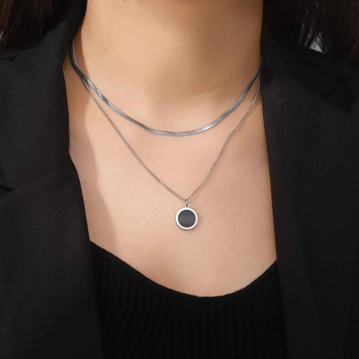 Elevate Your Style with the Cazador Multilayers Snake Chain Necklace