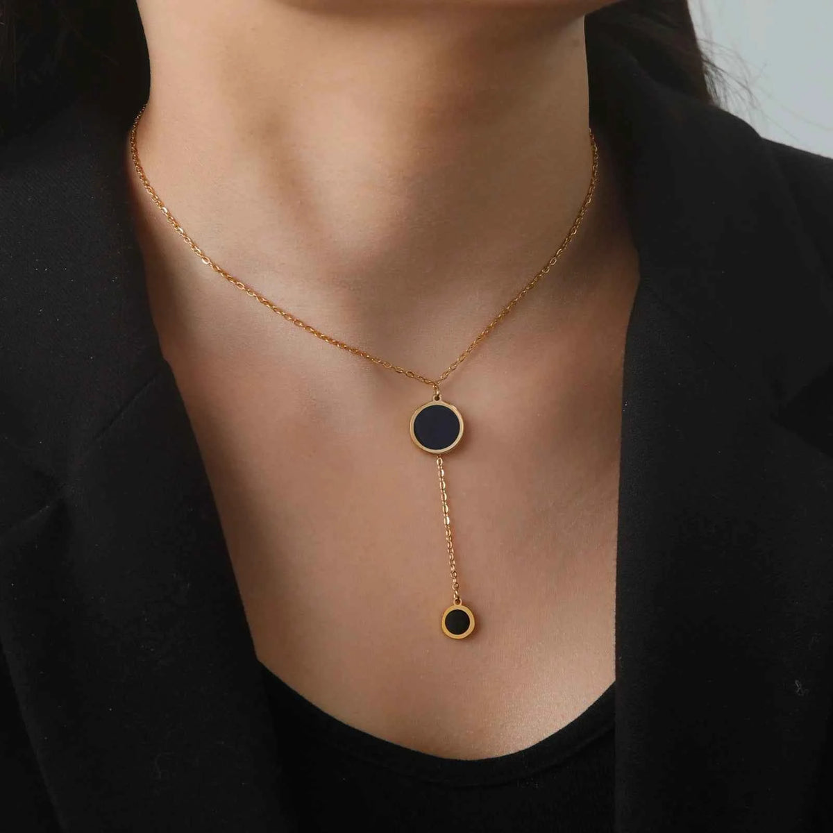 Elevate Your Style with the Cazador Multilayers Snake Chain Necklace