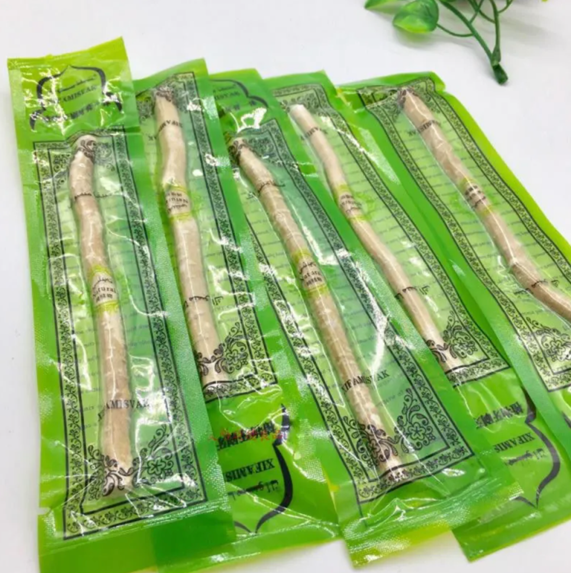 Natural Miswak Tooth Cleaning Stick - Elevate Your Oral Care Ritual