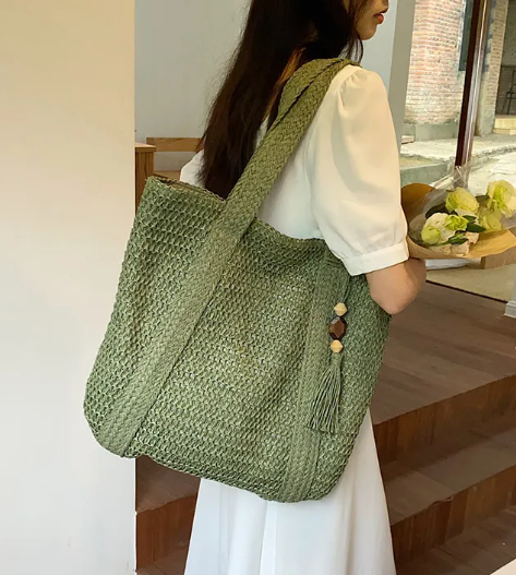 Women's Paper-Straw Shoulder Tote with Tassel Accent