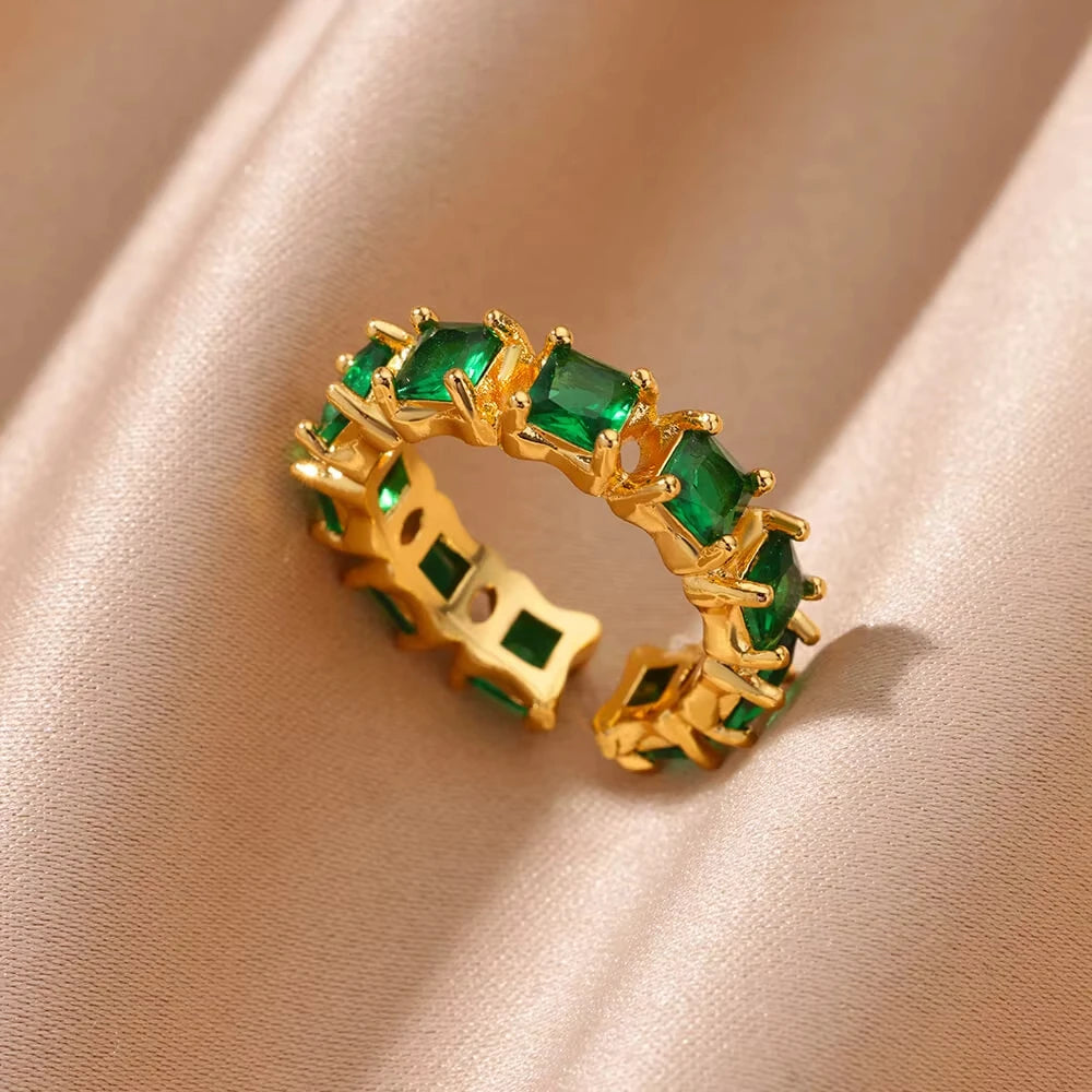 Elegant Colorful Heart Zircon Ring - Luxury Gold Plated Design for Every Occasion