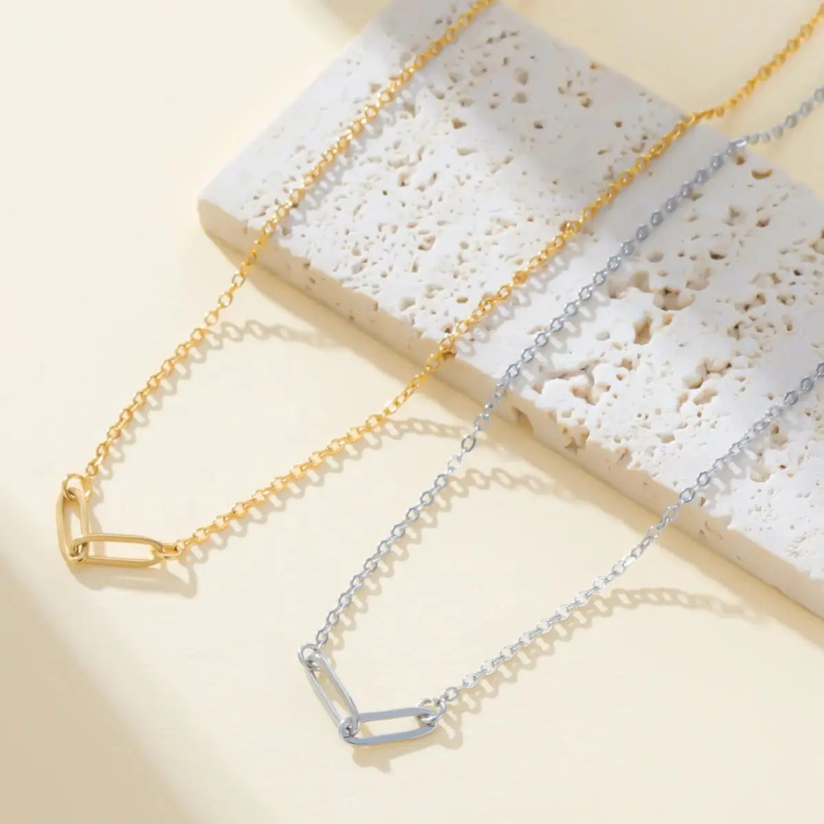 Elevate Your Style with the Paperclip Link Chain Necklace – Trendy Stainless Steel Choker for Women