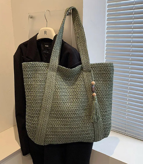 Women's Paper-Straw Shoulder Tote with Tassel Accent